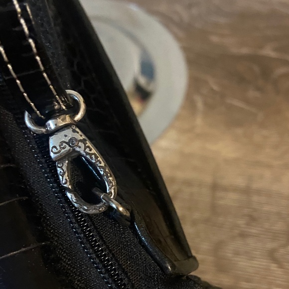 Brighton Black Crocodile Embossed Leather Crossbody Wallet Bag Silver Accents - Picture 5 of 13